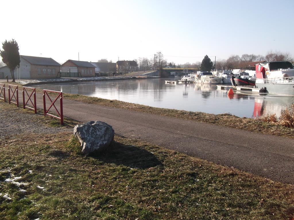 Gite Les Rosiers Traubach-le-Bas Exterior photo